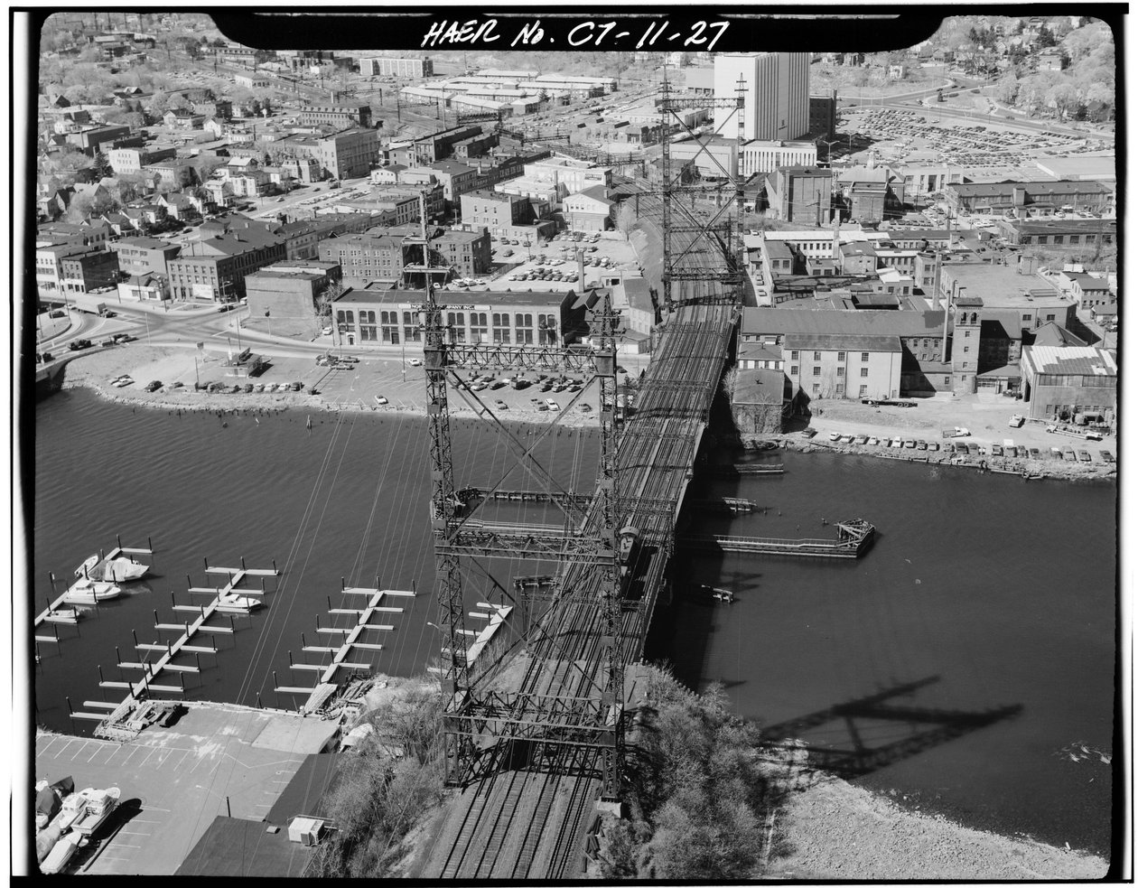 Norwalk River Bridge, Norwalk, Connecticut (s/hvitt-bilde) av Photographer American