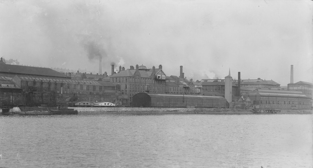 Utsikt over motorverket og hovedkontoret, Elswick Works, Newcastle upon Tyne (s/hv-bilde) av Photographer English