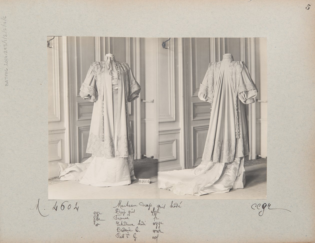Albumside: House of Worth, Coat av Photographer French