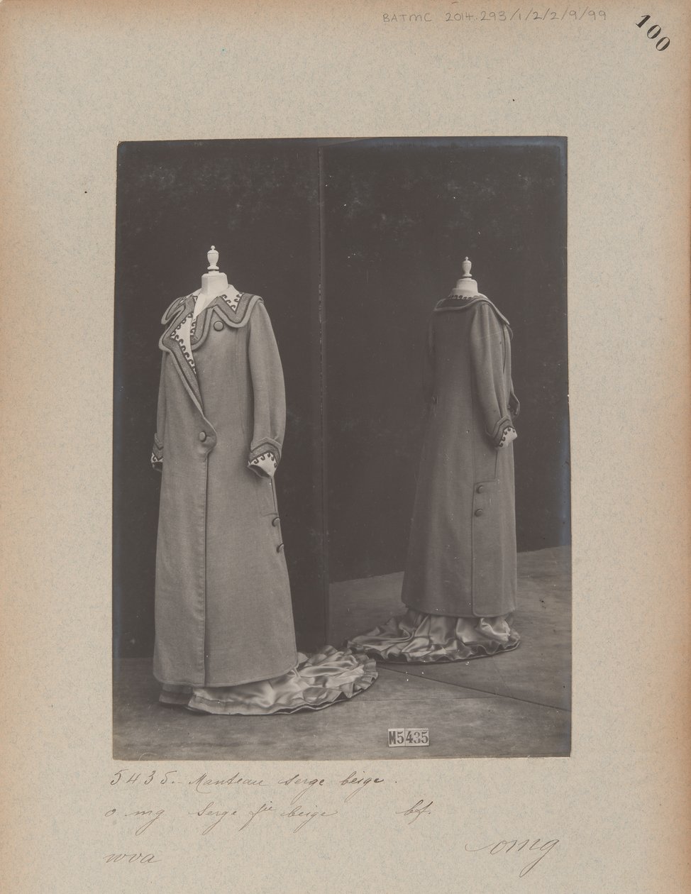 Albumside: House of Worth, Coat av Photographer French