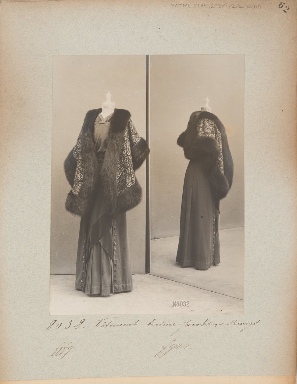 Albumside: House of Worth, Shawl av Photographer French