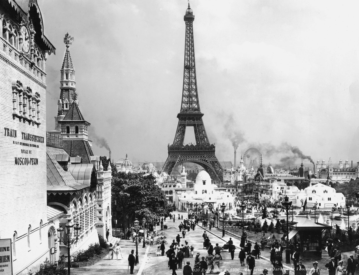 Utsikt over Trocadero-hagen og Eiffeltårnet, Paris World Fair av Photographer French