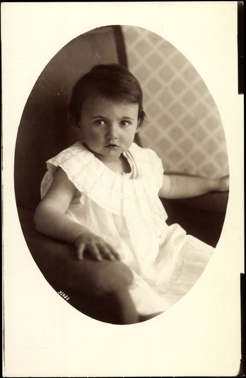 Passepartout Ak Prinsesse Hilda av Bayern som liten jente (s/hvitt bilde) av Photographer German