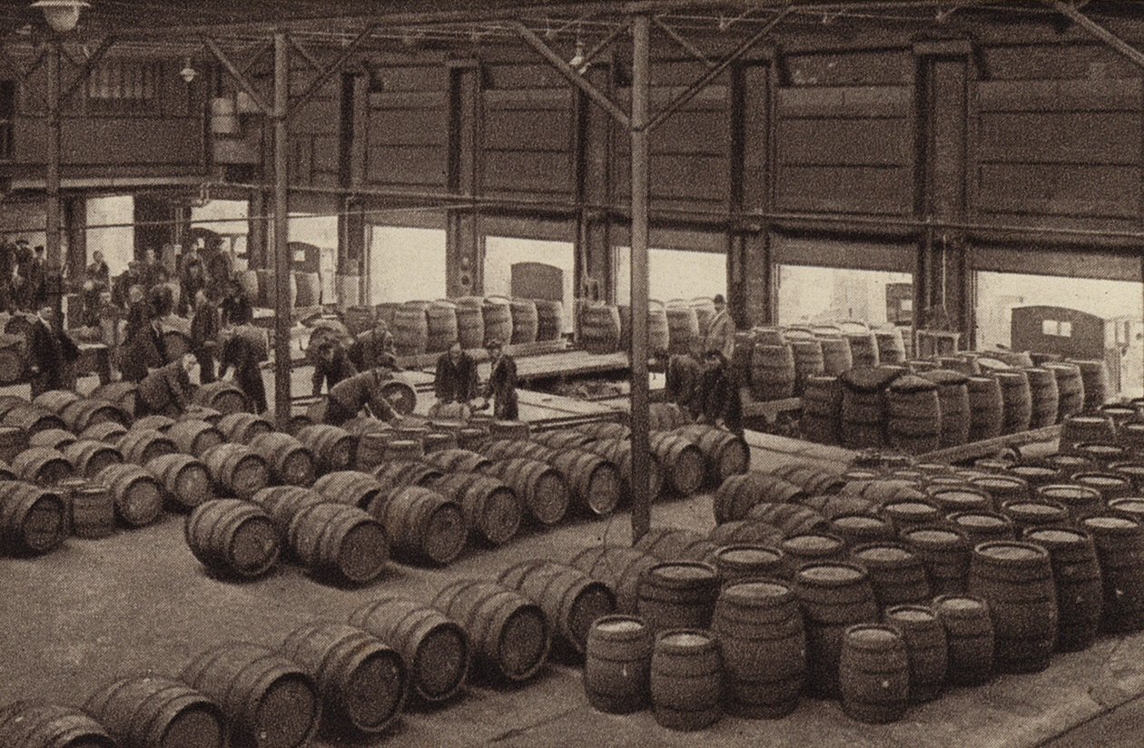 Lasting av kjøretøy, St. James#39;s Gate Brewery, Dublin (s/h-bilde) av Photographer Irish