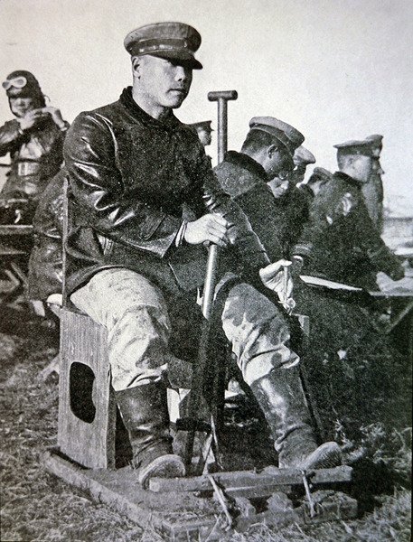 Japanske piloter i grunnleggende trening, ved hjelp av trejoystick, rorstang og gass av Photographer Japanese