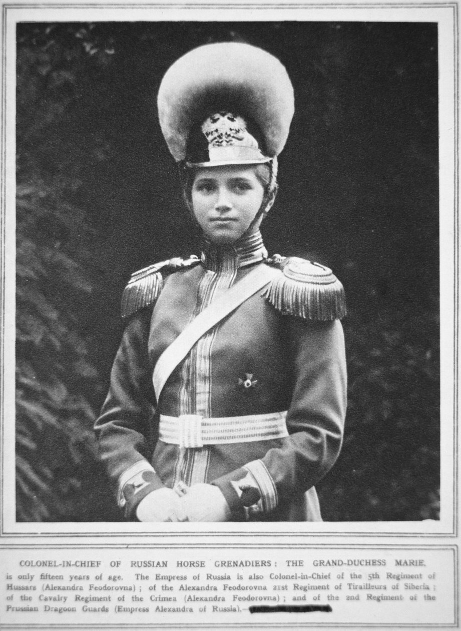 Storhertuginne Maria i uniformen til sjefen for de russiske hestegrenadierene av Photographer Russian