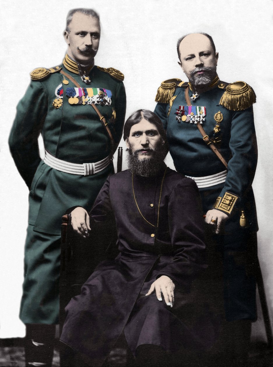 Grigory (Grigory) lefimovich Novykh, kjent som Rasputin (Rasputin) (1869-1916) med kaptein von Lohman, og prins oberst Putyatin. (Venstre til høyre: Prins Mikhail Putyatin, Grigory Rasputin og oberst D Loman) av Photographer Russian