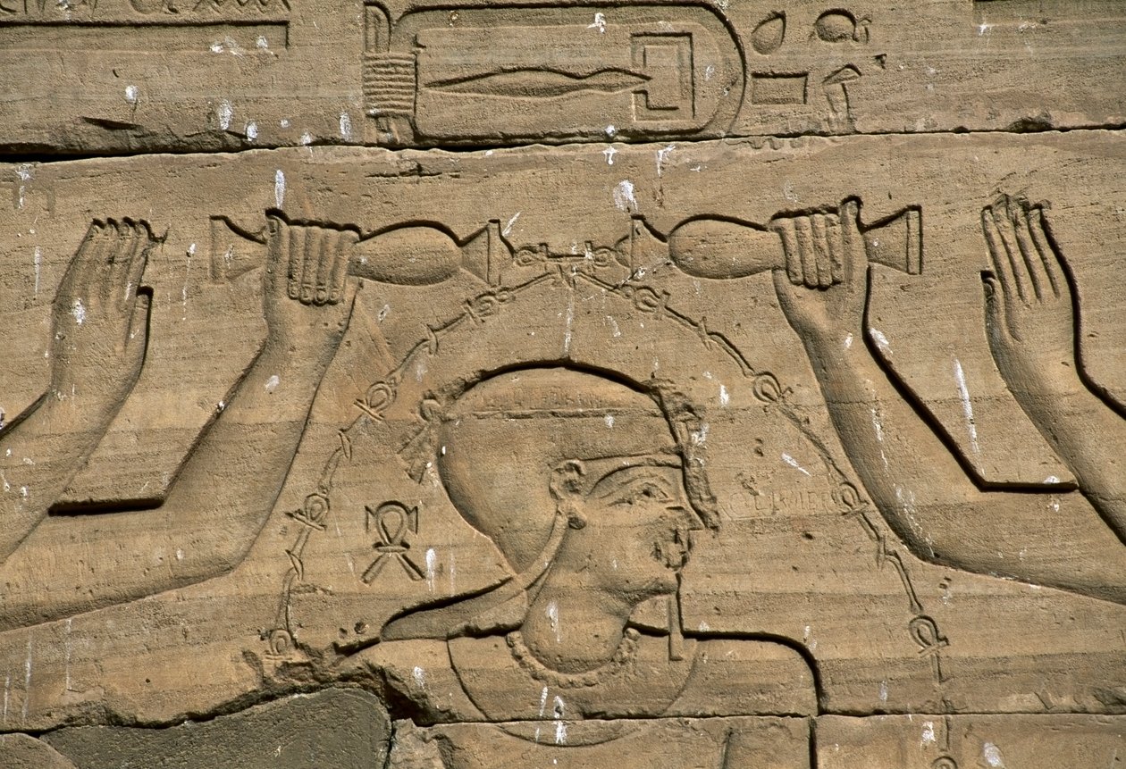 Basrelief, Temple of Kalabsha (også Temple of Mandulis), Aswan, Bygget ca 30 f.Kr., egyptisk sivilisasjon av Blaise Nicolas Le Sueur