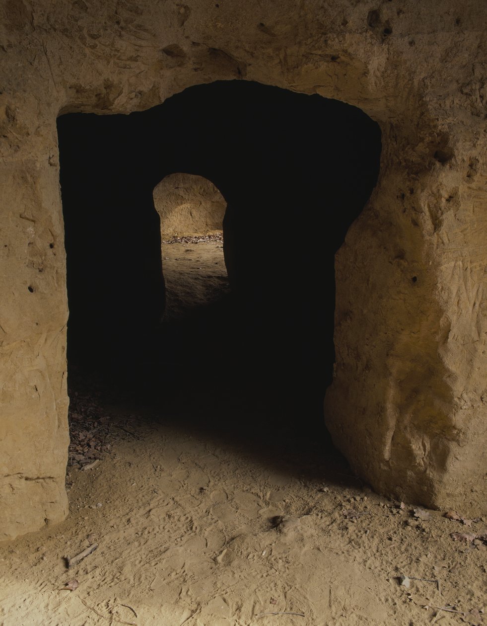 Porsennas labyrint, etruskisk nettverk av underjordiske passasjer, Chiusi, Toscana, Italia av Blaise Nicolas Le Sueur