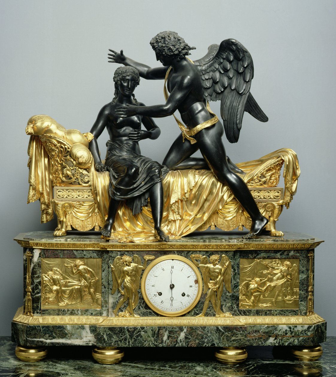 Cupid and Psyche Mantlepiece-klokke, 1799 (bronse og marmor) av Pierre Philippe Thomire