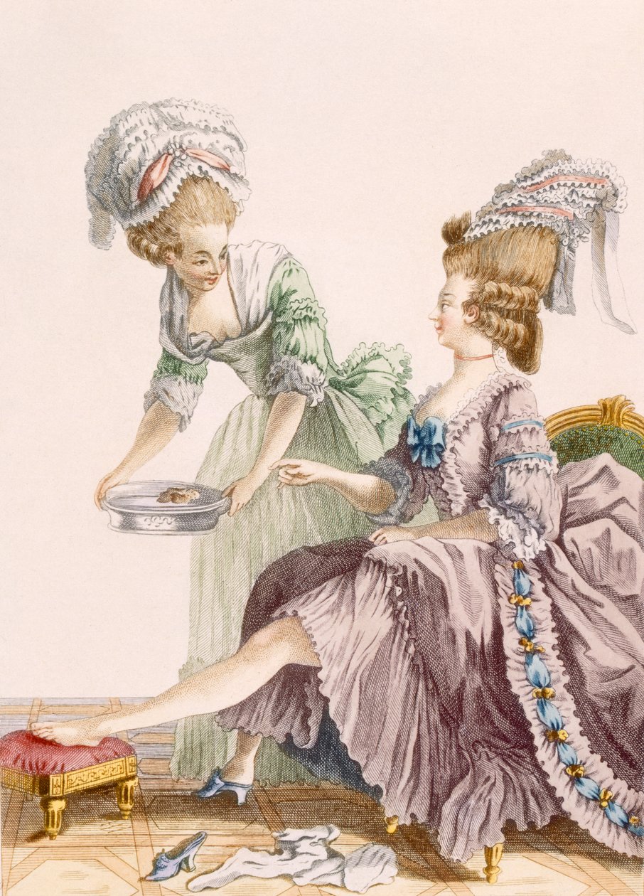 Elegant dame som får føttene vasket av hushjelpen, gravert av Dupin, tallerken fra 