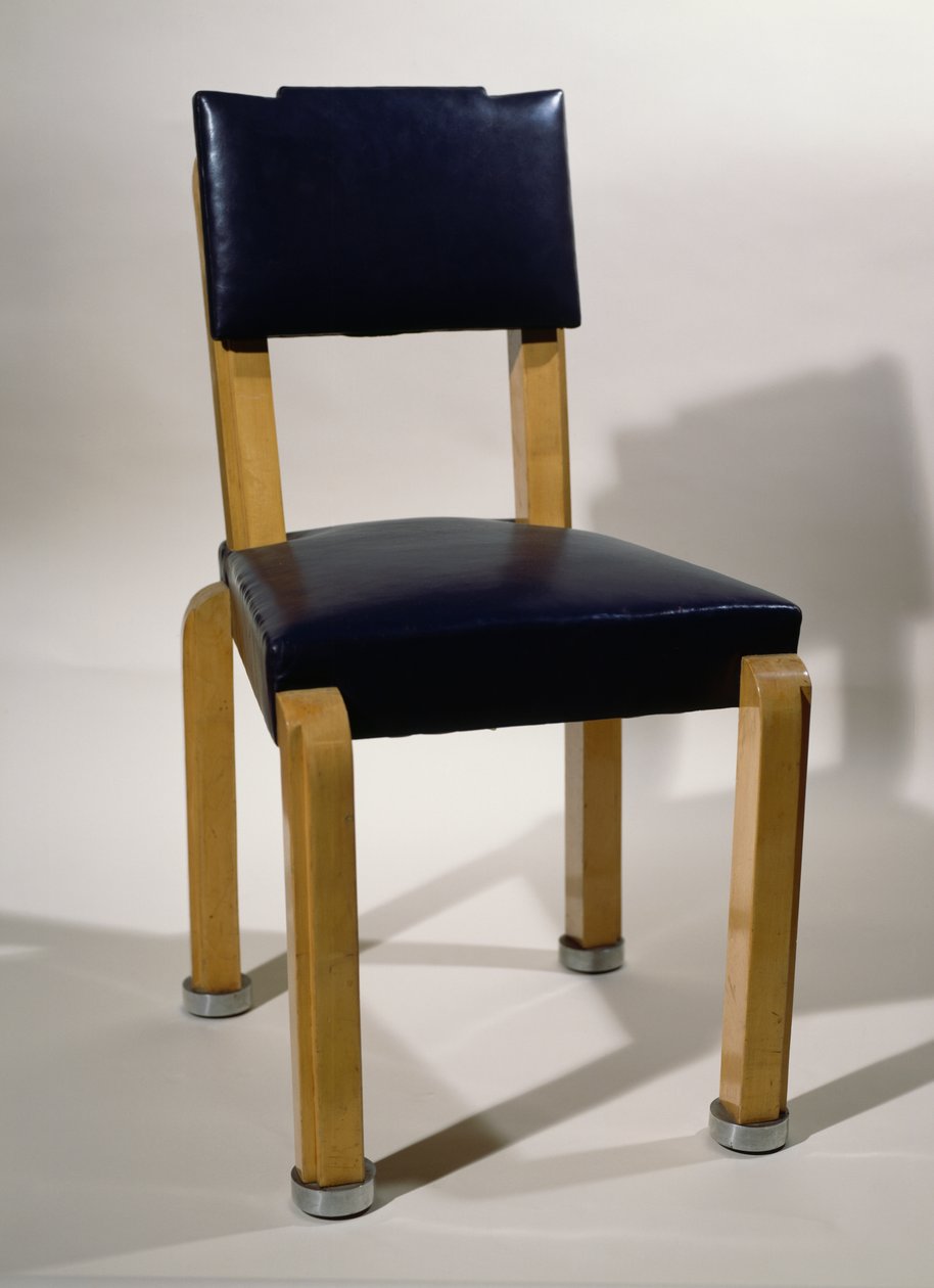 Stol, av Pierre-Emile Legrain (1889-1929), i blått skinn og platantræ, art deco-stil. Frankrike, 1900-tallet. av Pierre E. Legrain