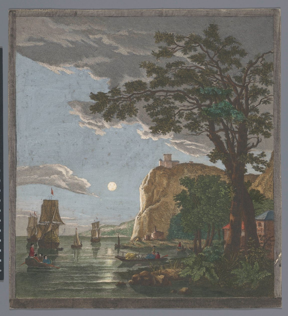 Utsikt over en kyst med skip og båter på vannet ved måneskinn La pleine lune (tittel på objekt) av Pierre François Basan