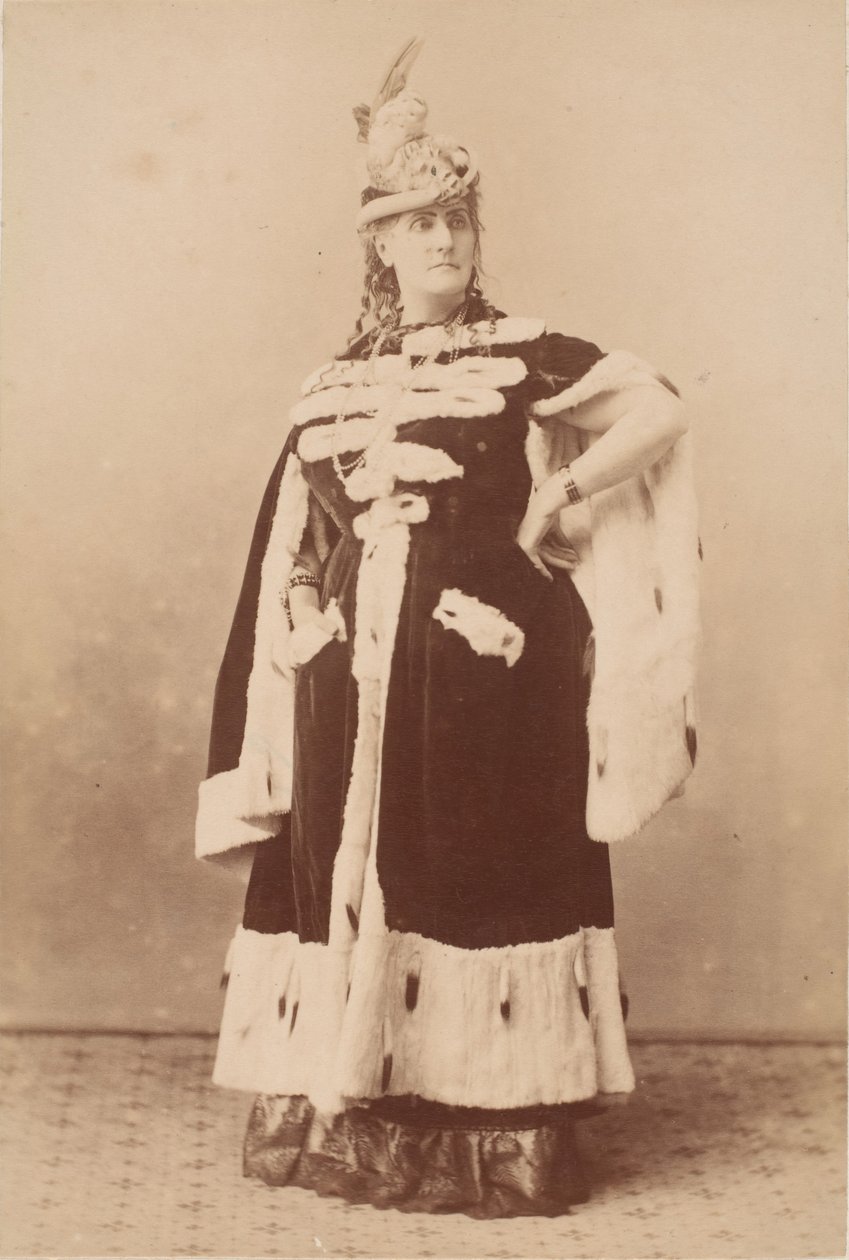 [La Comtesse in Ermine Cape], 1860-tallet. av Pierre Louis Pierson