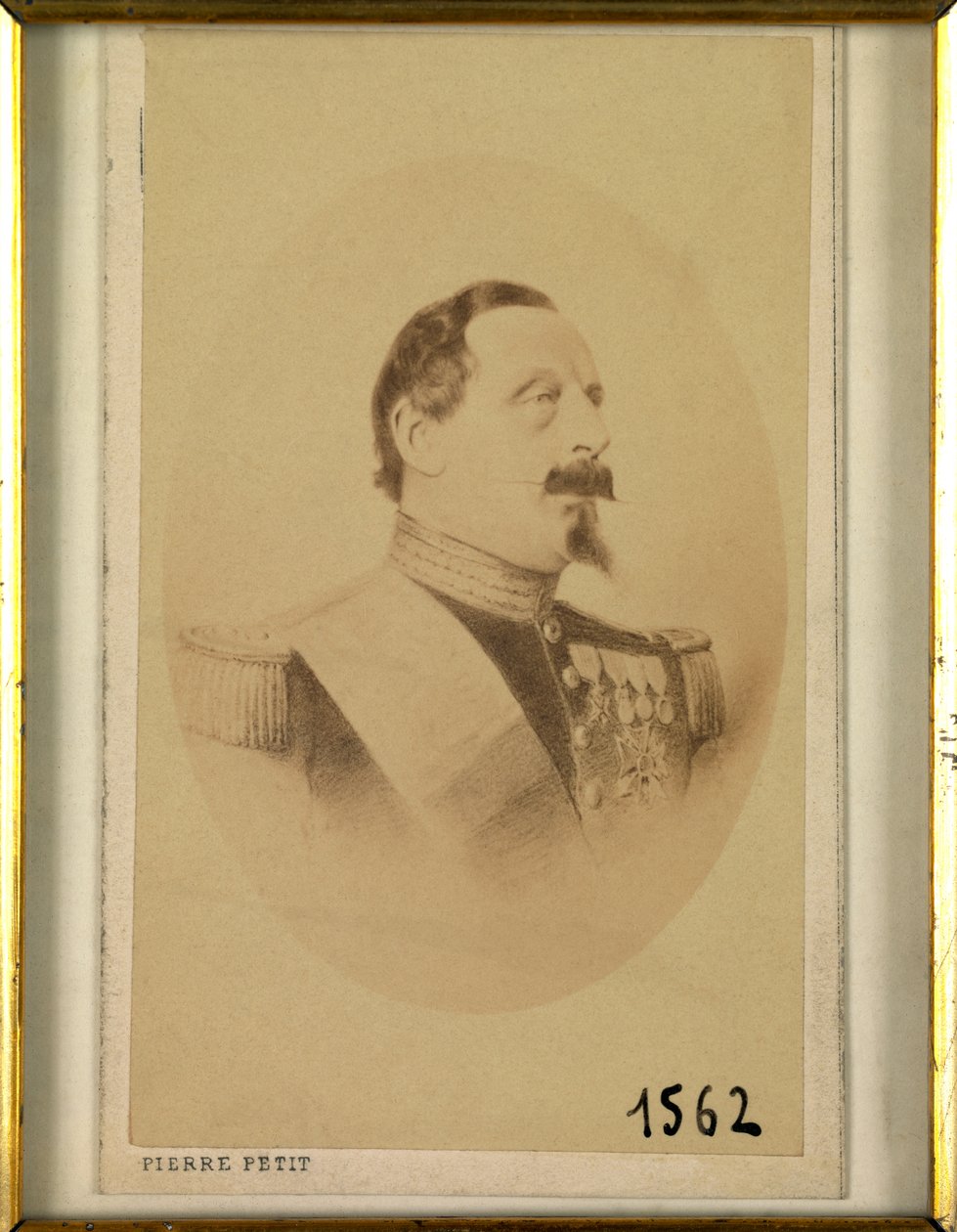  av Pierre Petit