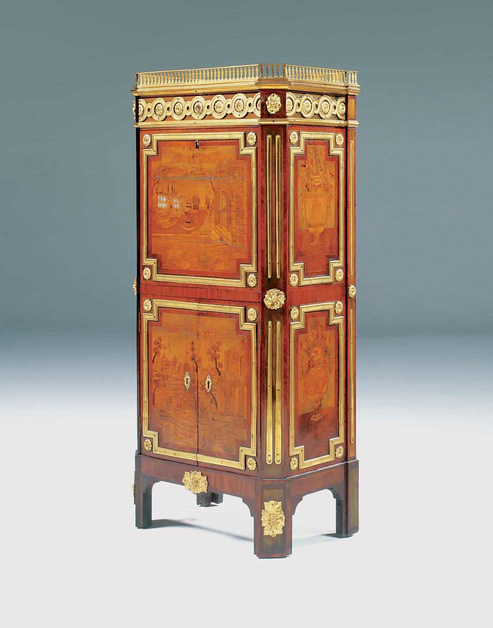 Louis XV secretaire a batattant (ormolu-montert kingwood, amaranth & marquetry) av Pierre Roussel