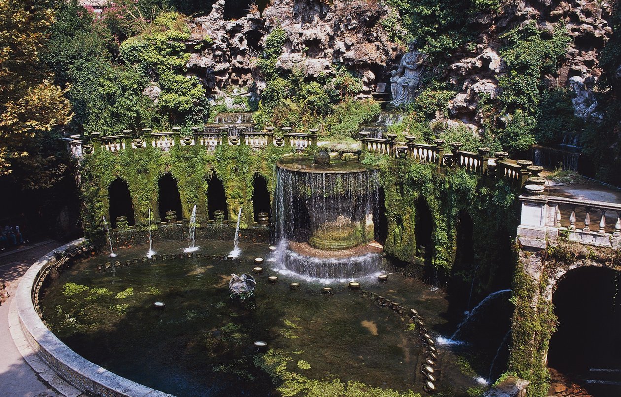 Ovato-fontenen eller Tivoli-fontenen av Pirro Ligorio (1513-1583), Villa d