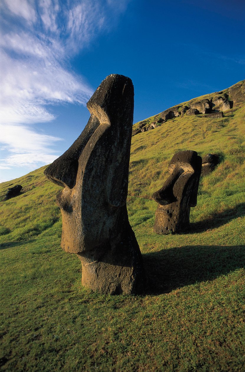 Moai-statuer, Rapa Nui nasjonalpark, Påskeøya, Chile av Polynesian Polynesian