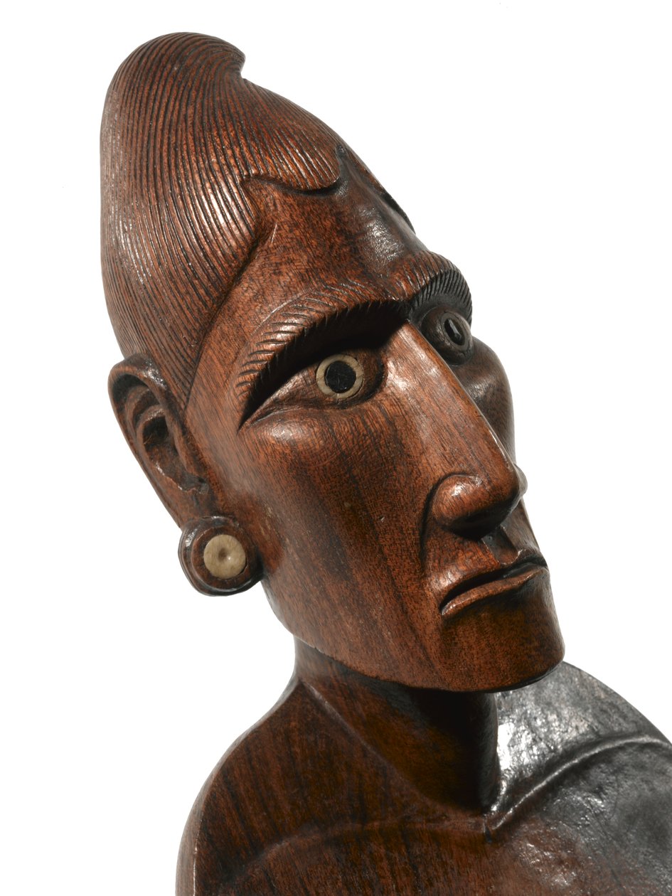 Kvinnefigur (moai papa) fra Rapa Nui (Påskeøya) (tre, bein og obsidian) (detalj av MSC 3822528) av Polynesian School