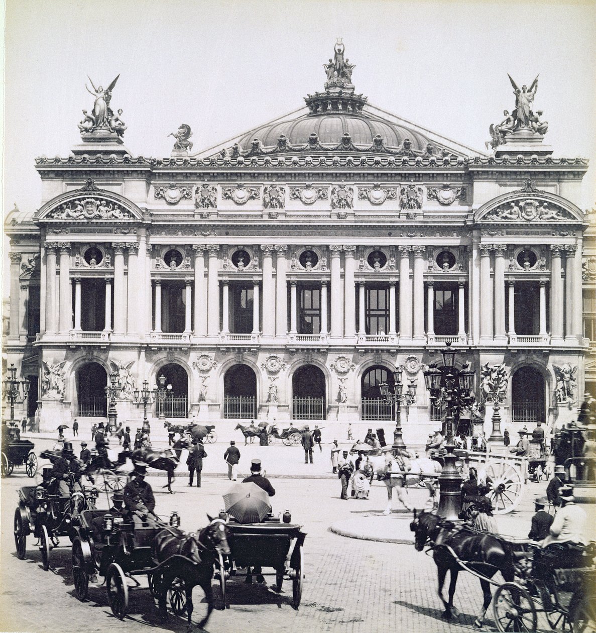 Operahuset, Paris, 14. mai 1893 av Portuguese Photographer