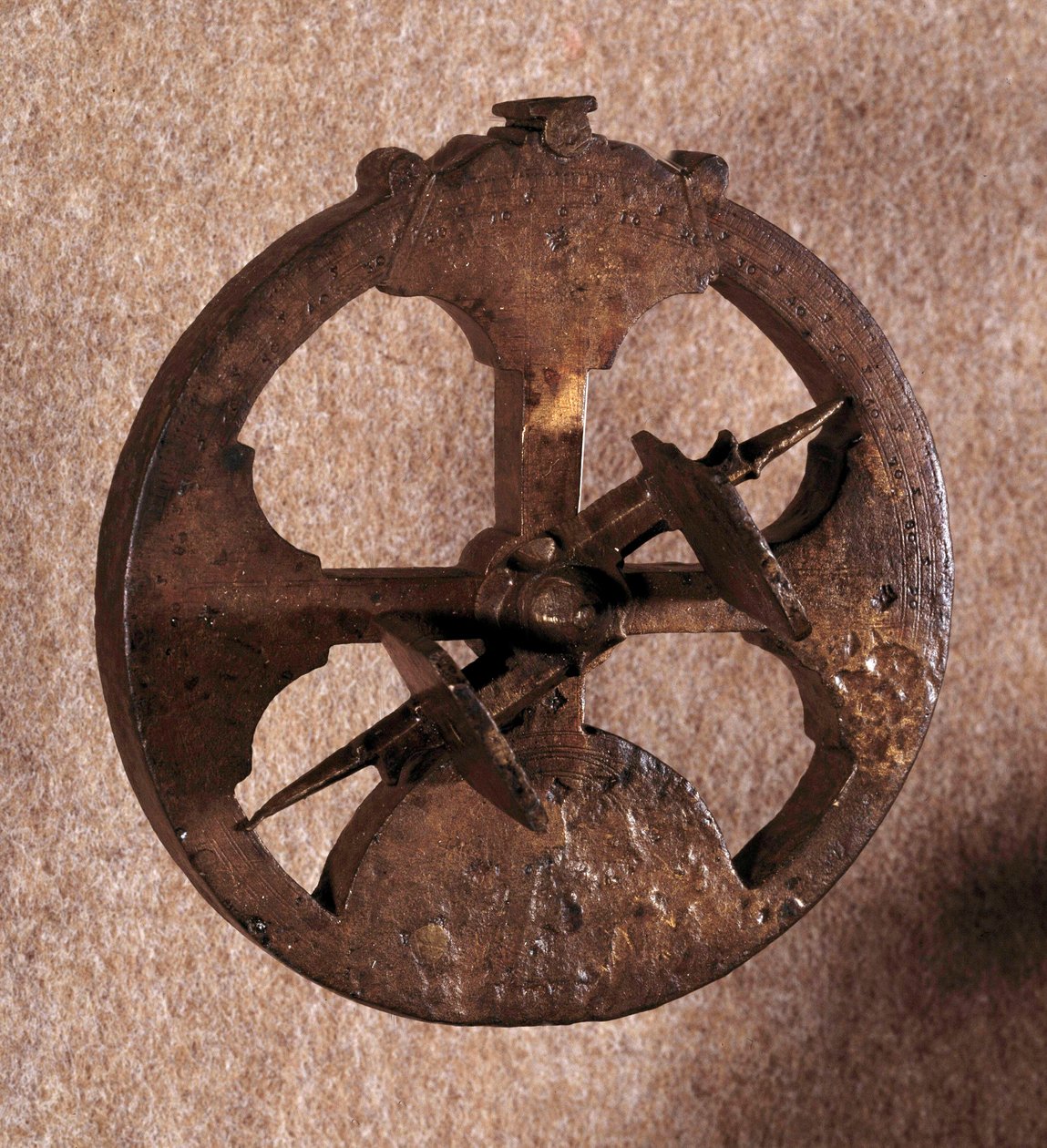 En astrolabium, et astronomisk måleinstrument brukt av navigatører. Laget i Portugal. 1648. av Portuguese School
