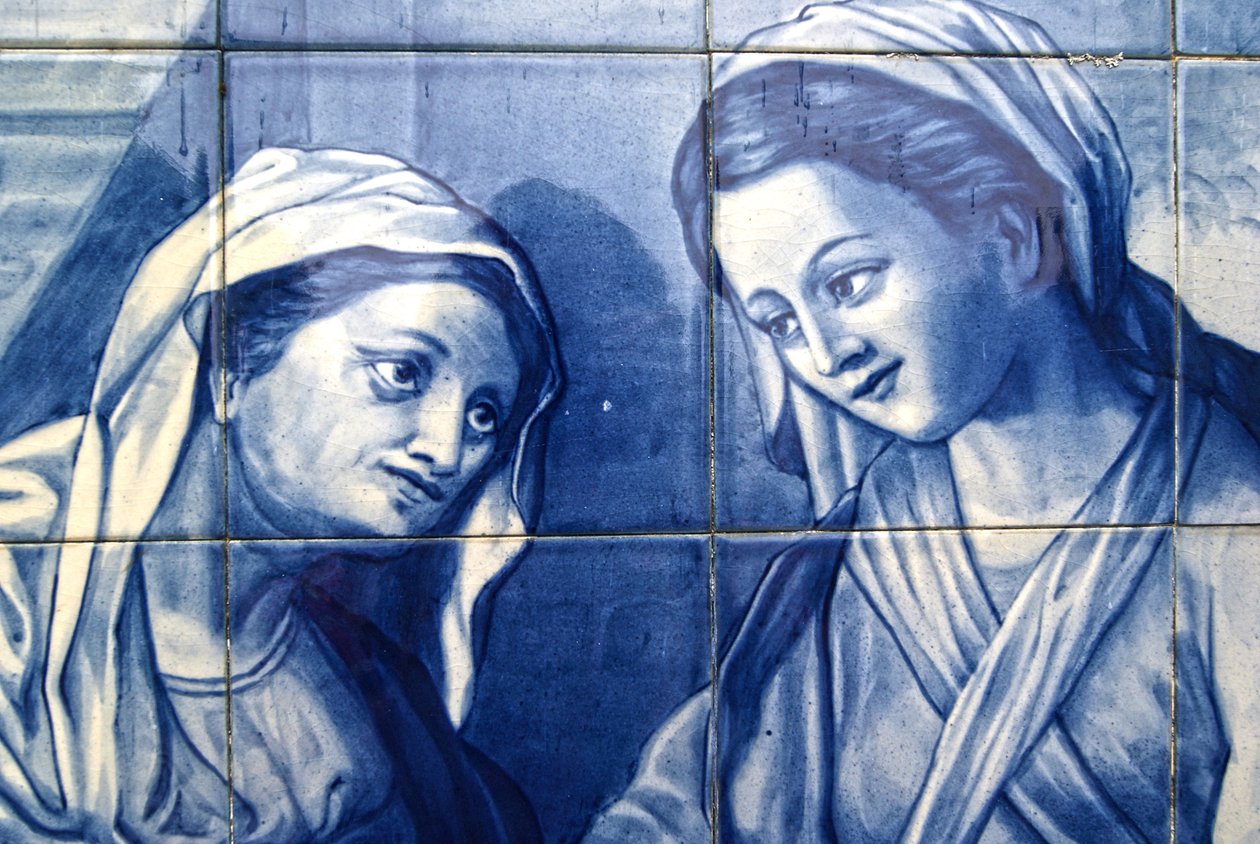 Detalj av Mary som møter gjestgiverens kone, Dekorativt panel som viser Mary og Joseph som ankommer vertshuset, Lamego, Portugal. 1738 (keramiske fliser) av Portuguese School