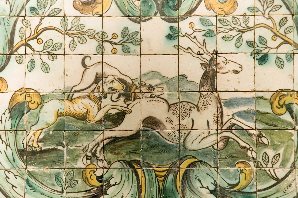 Majolica-fliser som viser hunder som jager en hjort fra The Hunting Room på Palacio da Praia, Belem, ca. 1680 (keramikk) av Portuguese School