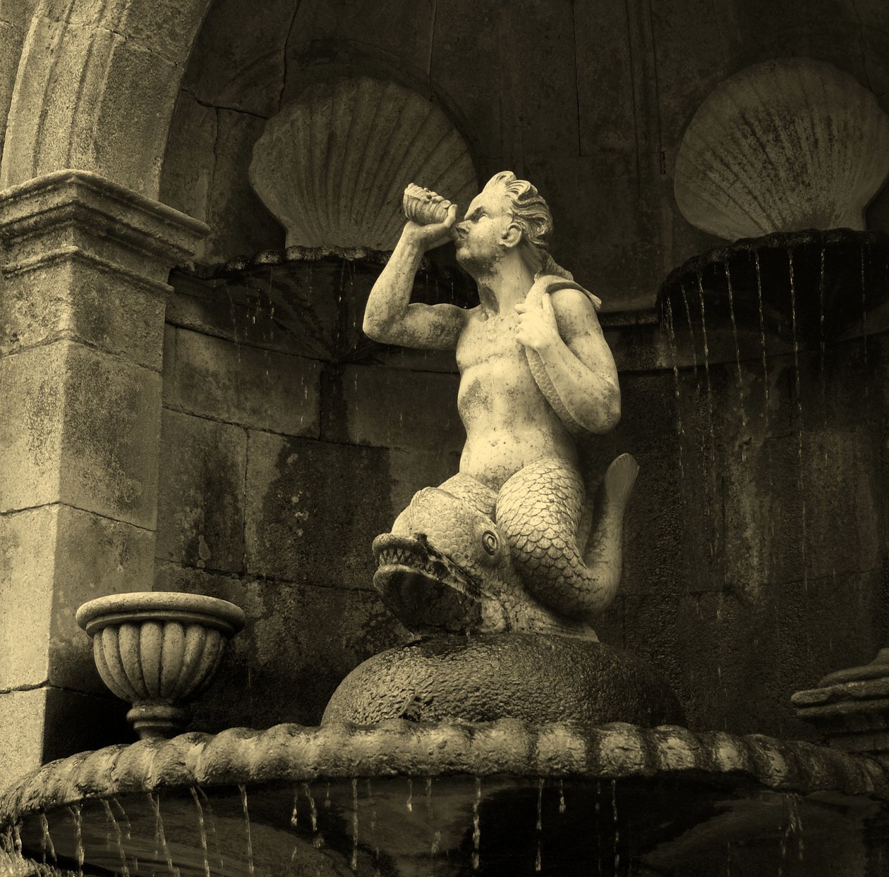 Triton-fontenen, Sanctuary of Our Lady of Remedies, Lamego, Portugal 1738 (stein) av Portuguese School