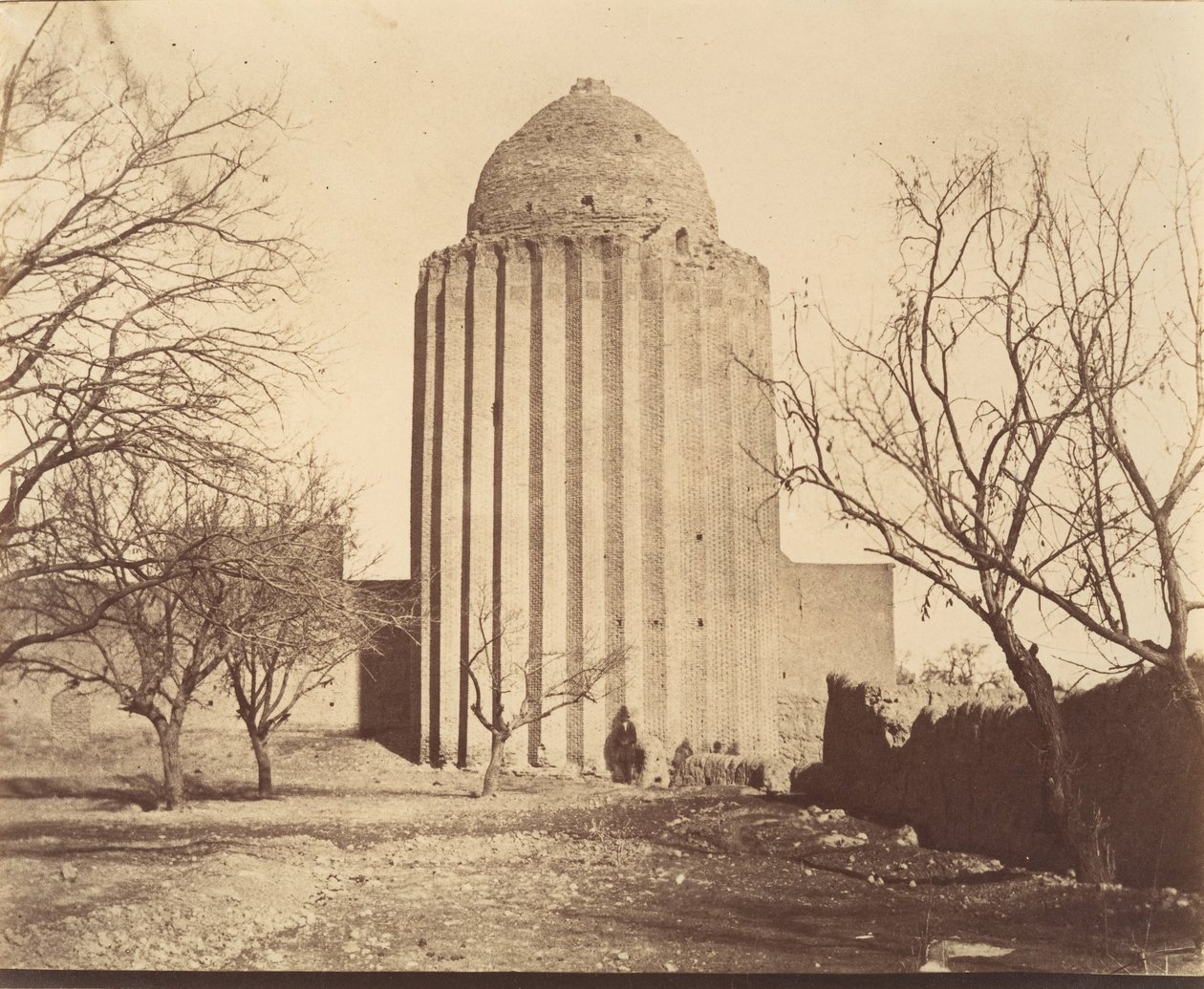 [Bastam, Tomb Tower bygget 1313, Khorasan], 1840-60-tallet. av Possibly by Luigi Pesce.