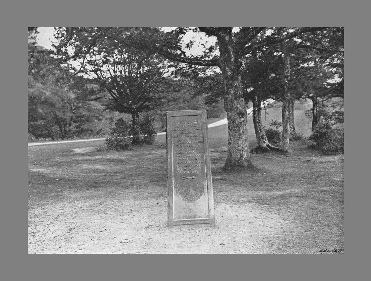 Rufus Stone, New Forest Hants, c1900 av Poulton and Co