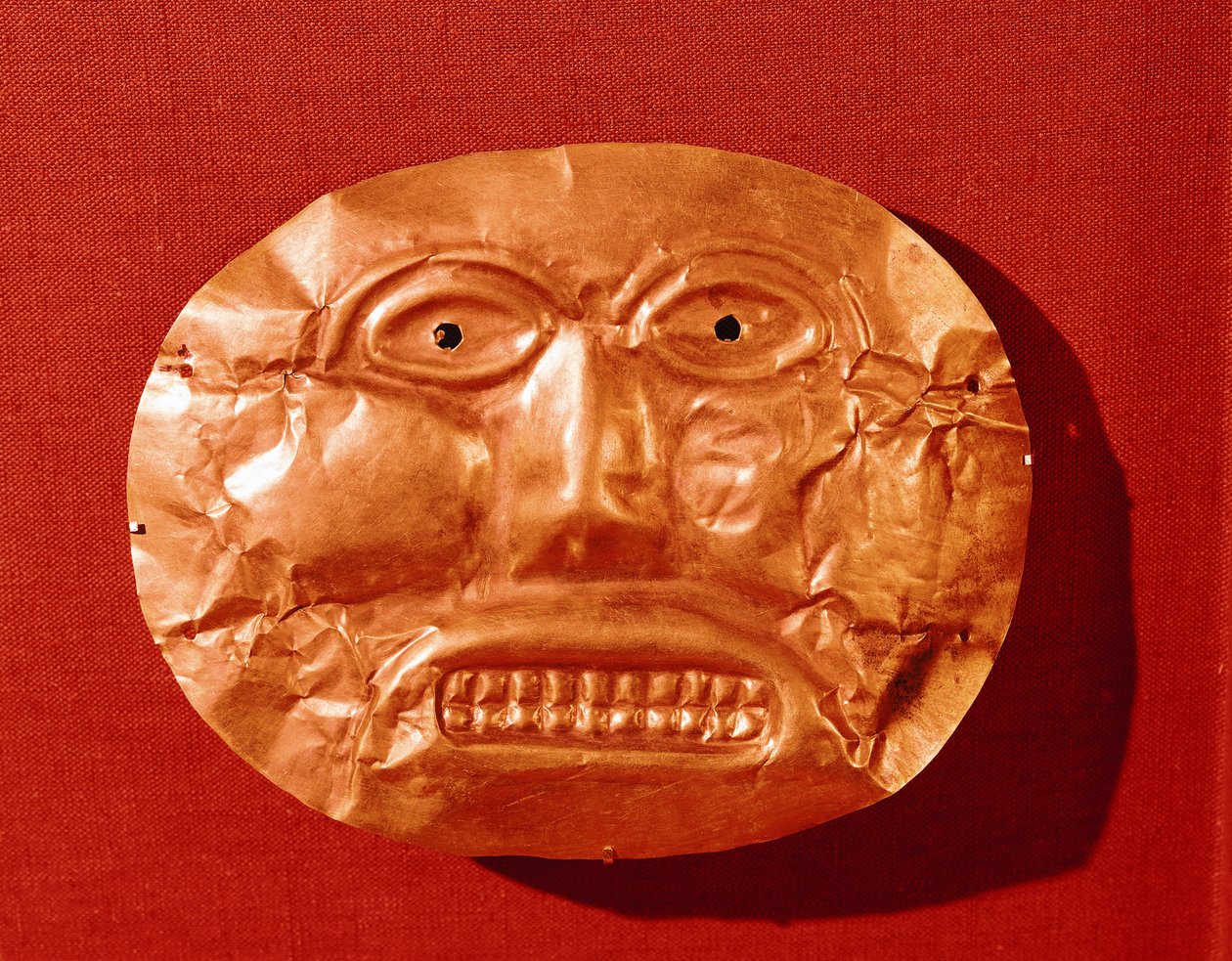 Calima begravelsesmaske, fra Restrepo, Cauca Valley, ca. 550-450 f.Kr. (gull) av Pre Columbian