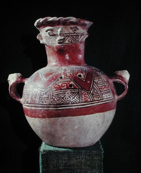 Begravelsesurne, fra Mixco Viejo, Chimaltenango (polykrom) av Pre Columbian