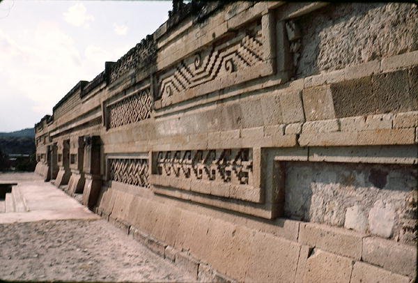 Gårdsmur med mønstret murverk av Pre Columbian Pre Columbian