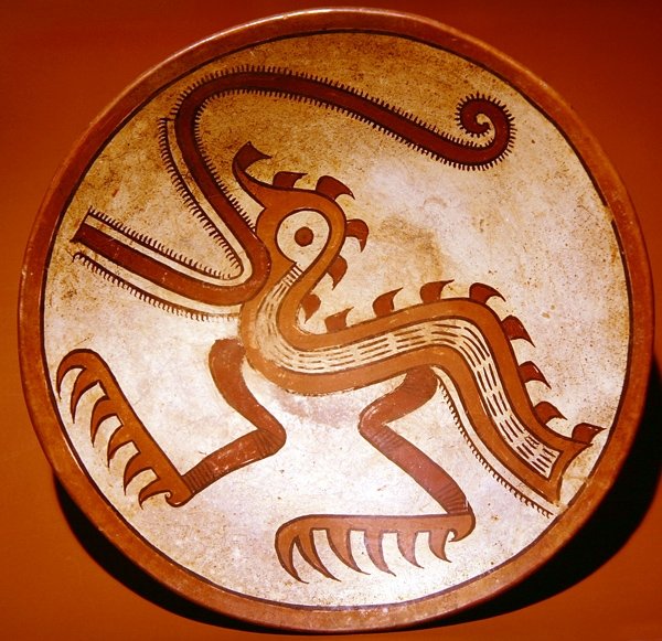 Skål som viser et sammensatt monster med fugle- og krokodilleelementer, fra Cative, Sona, Veraguas-provinsen, Panama, Early Cocle-stil (keramikk) av Pre Columbian Pre Columbian