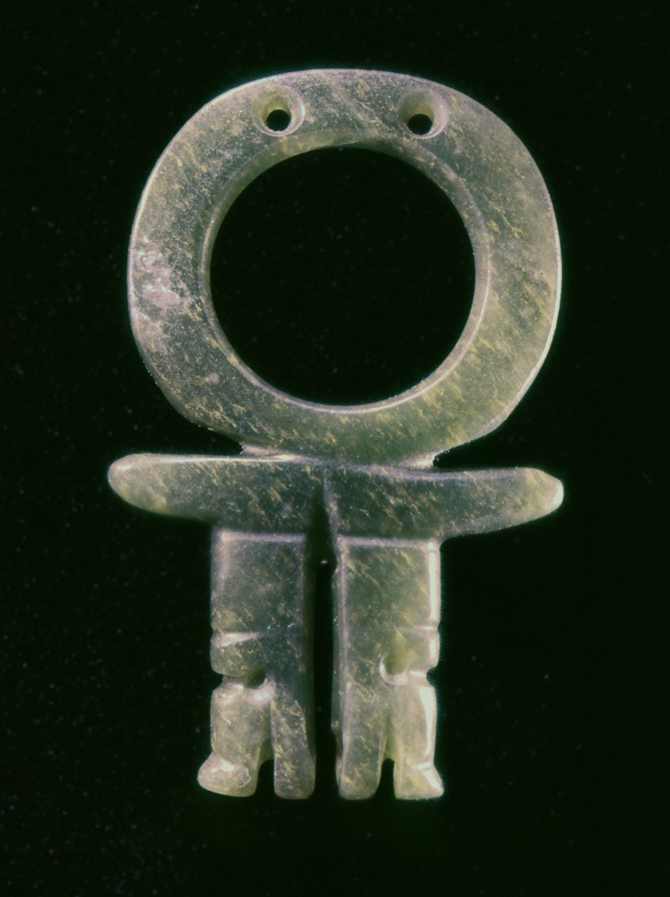 Sirkulært anheng med to krokodillehoder, fra Guacimo, Linea Vieja area (middels grønn jade) av Pre Columbian Pre Columbian