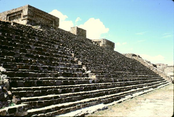 Pyramidetrinn av Pre Columbian Pre Columbian