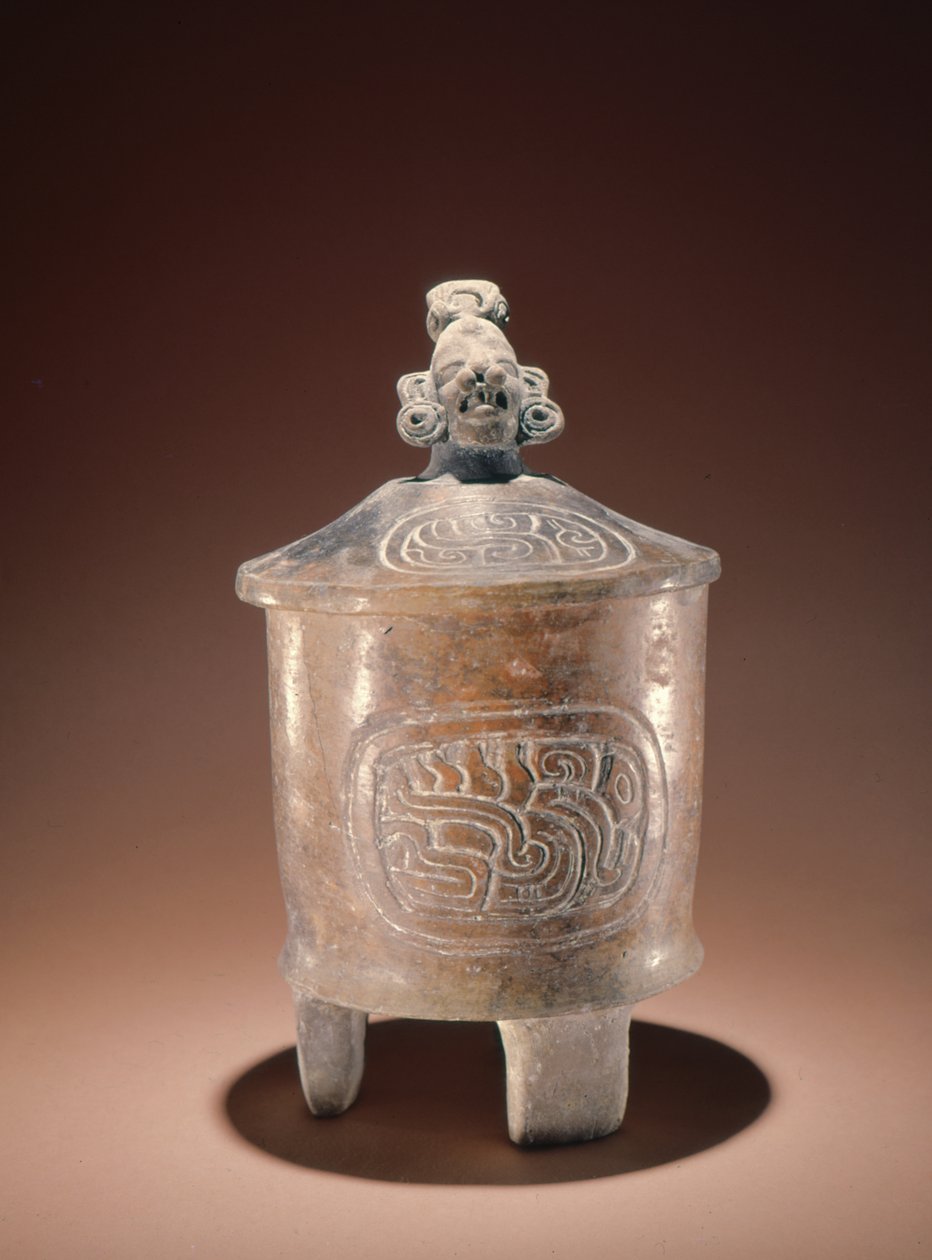 Stativskål i Teotihuacan-stil med lokk med figurhode funnet hos Tikal (keramikk) av Pre Columbian Pre Columbian
