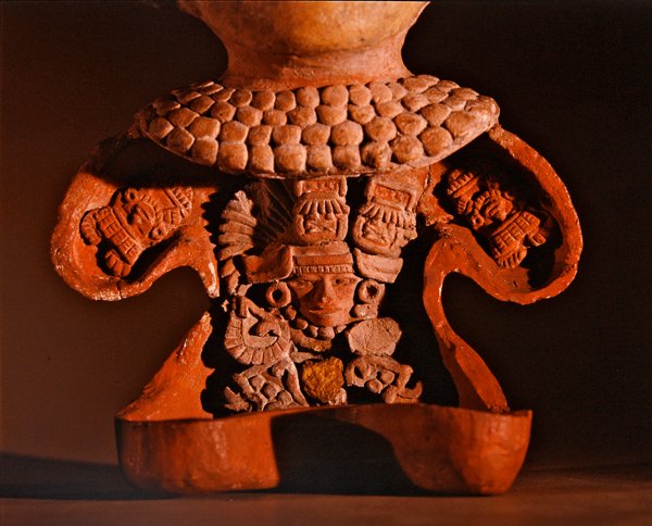 Figur med avtagbar front, Teotihuacan Culture (keramikk) (detalj av 394483) av Pre Columbian Pre Columbian