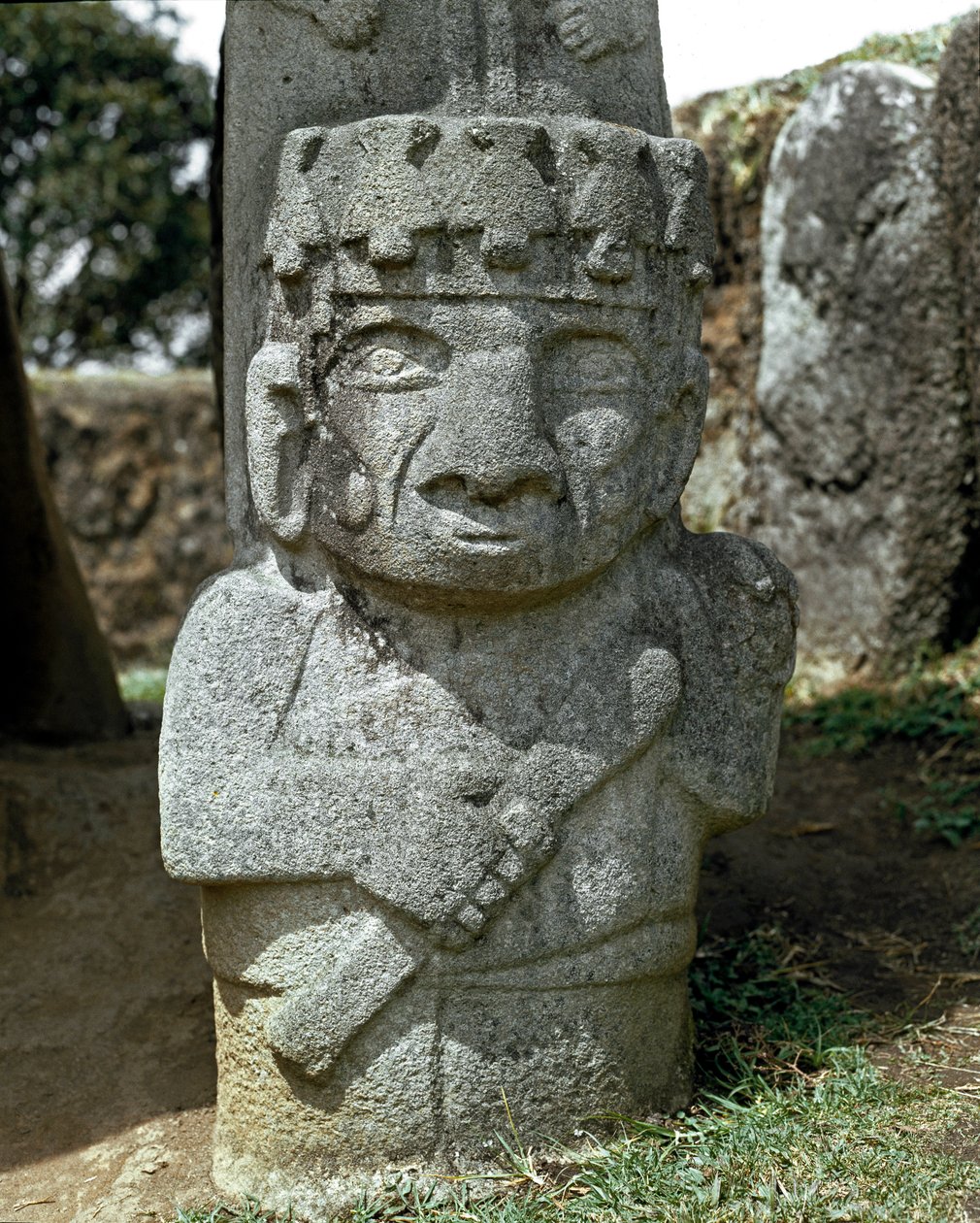 Megalittisk skulptur av en kriger av Pre Columbian Pre Columbian