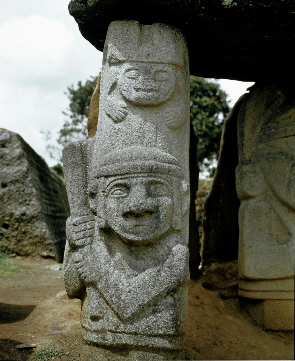 Megalittisk skulptur av en kriger av Pre Columbian Pre Columbian