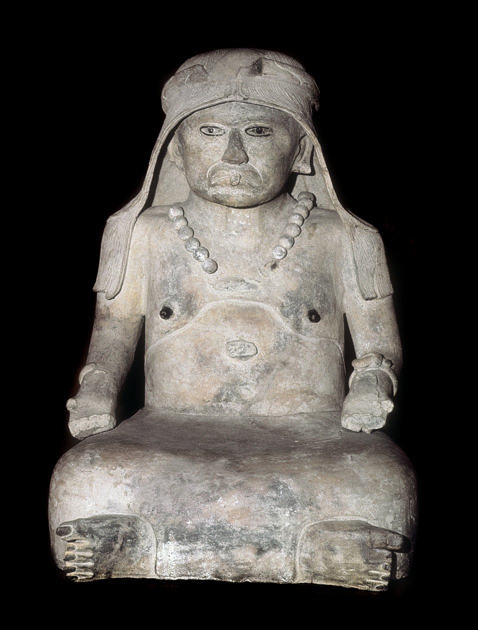 Før colombiansk kunst: gammel kvinne med hodedeksel. Skulptur fra Veracruz (Mexico) av Pre Columbian Pre Columbian