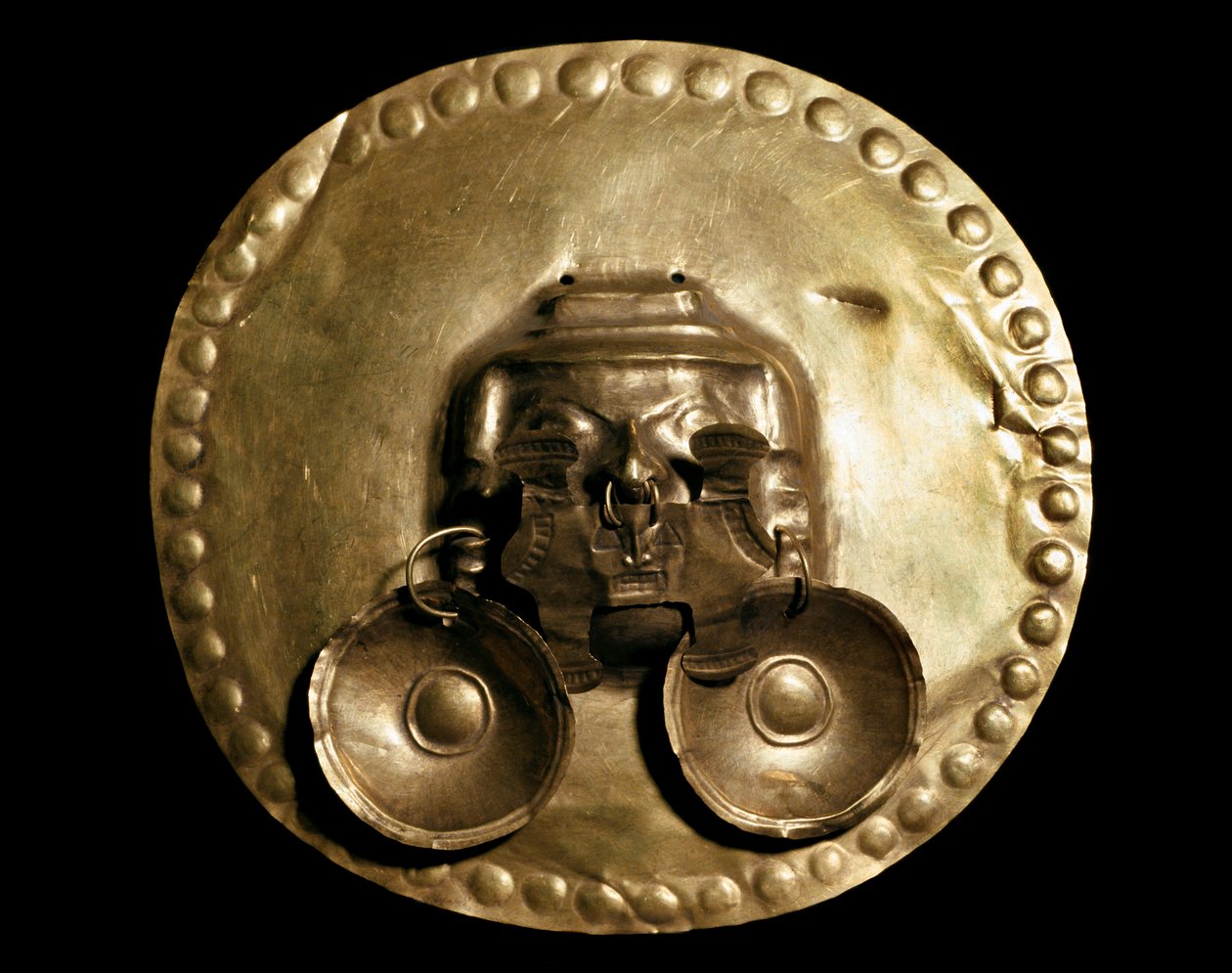Den førkolumbianske sivilisasjonen Calima: gylden brystplate. 7.-15. århundre Bogota, Gold Museum Colombia av Pre Columbian Pre Columbian