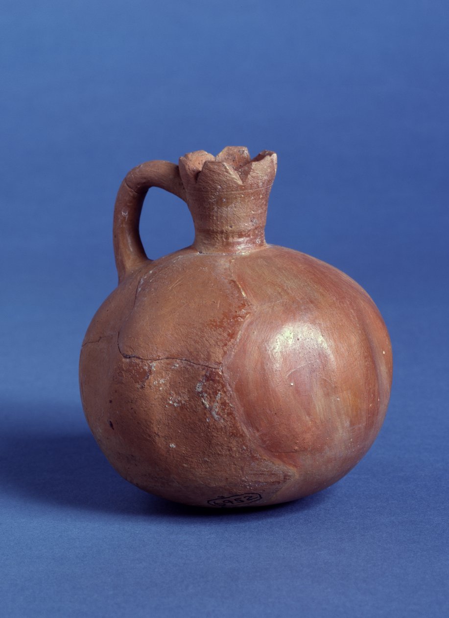 Liten kanne i form av et granateple, Jerusalem (glasert lertøy) av Prehistoric