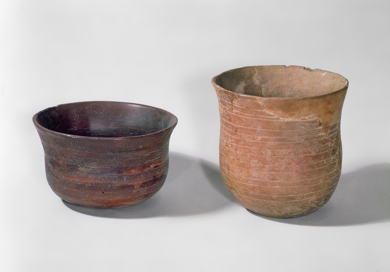 To campaniform vaser (keramikk) av Prehistoric