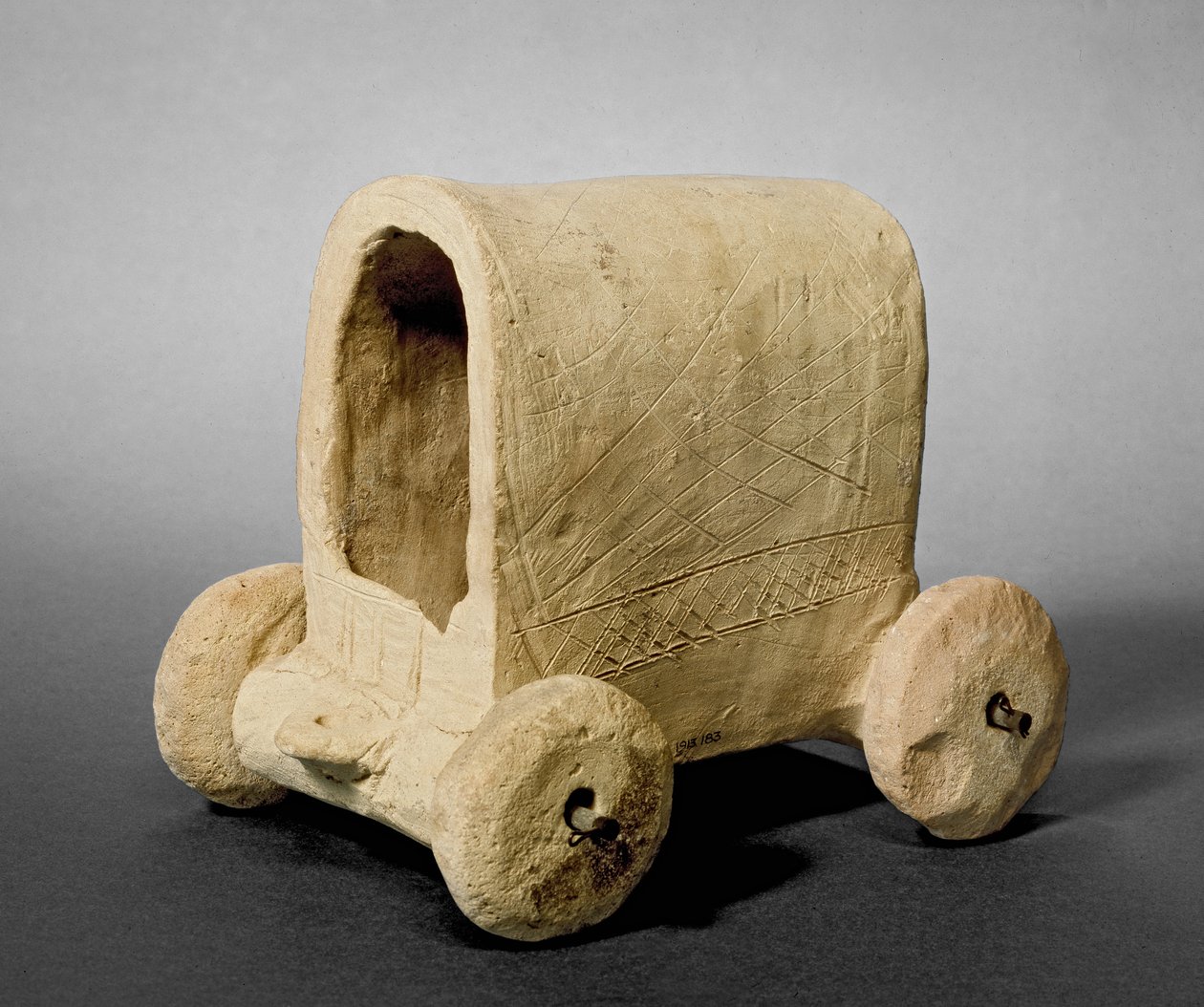 Modell av en overbygd vogn, sies å være fra Hammam nær Carchemish (Jerablus) Syria, ca. 2400-2300 f.Kr. (terrakotta) av Prehistoric