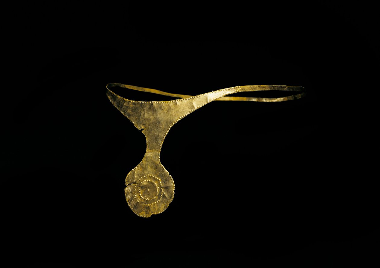 Forhistorisk kunst, bronsealder. Kultur av "" El Argar"". Diademe av "Caravaca eller Cehegin"" i gull. Arkeologisk museum i Madrid, Spania av Prehistoric Prehistoric