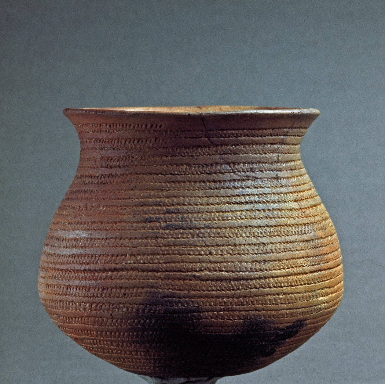Forhistorie, kultur i Remedello: vase i form av en klokke fra grotten Santa Cristina, Fiesse nær Brescia. Kobberalder. Eneolitisk. 2200 f.Kr. Roma, Luigi Pigorini nasjonalmuseum for forhistorisk etnografi av Prehistoric Prehistoric