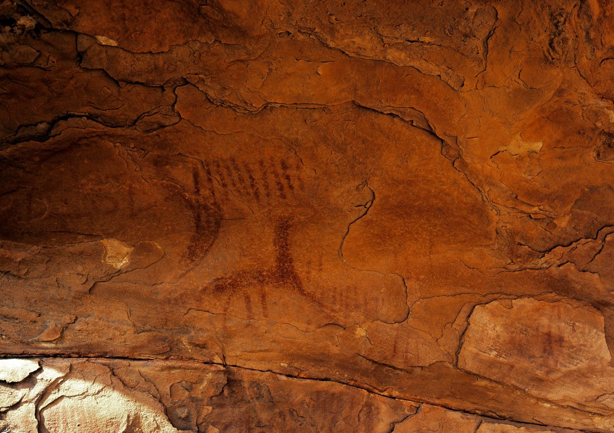 Forhistorie: veggmaleri. Steinalder 5000-2000 f.Kr. Taghit, Hoggar Highland (Ahaggar), Algerie av Prehistoric Prehistoric