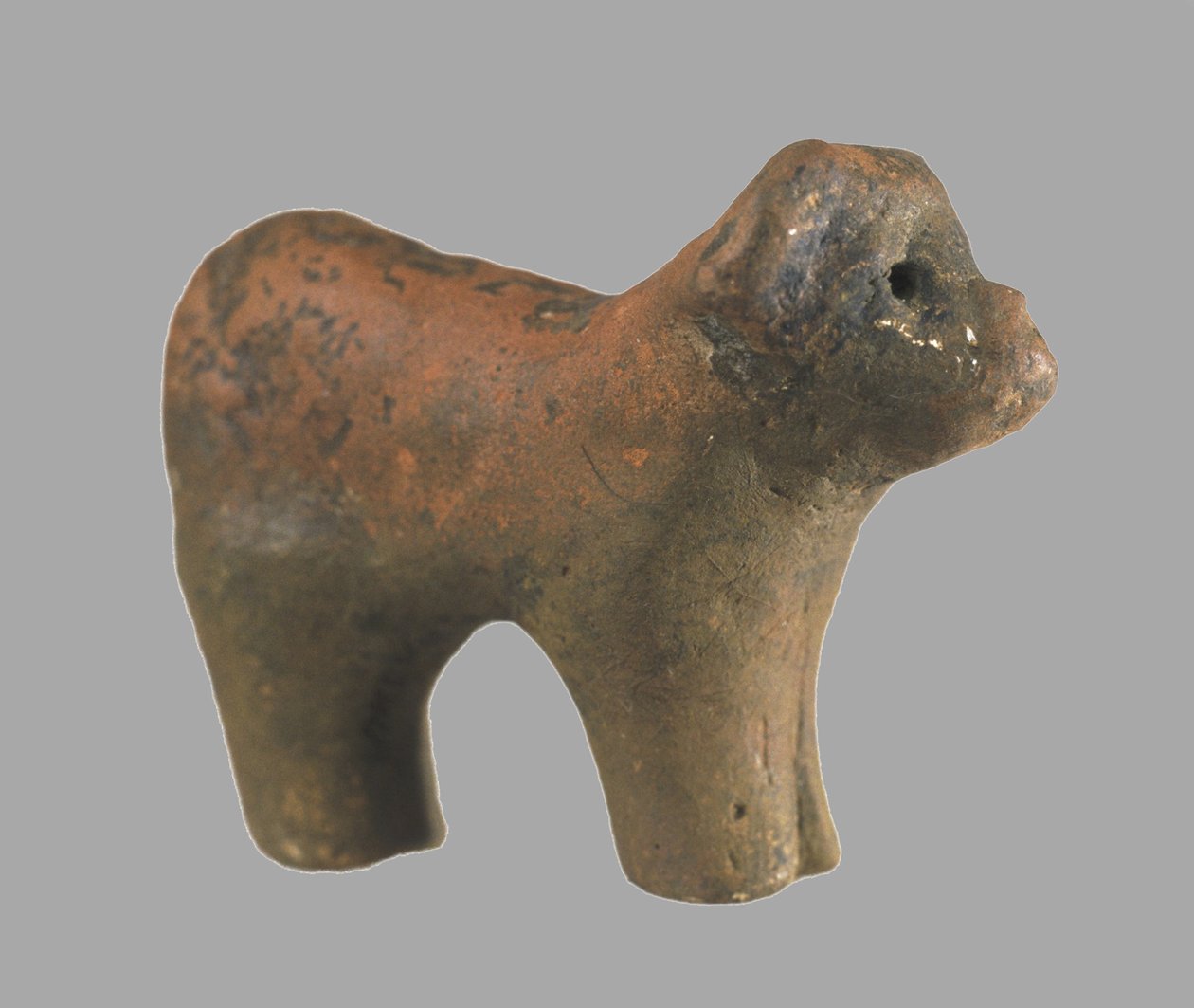 Statuette of a Dog, 4. årtusen f.Kr av Prehistoric Russian Culture