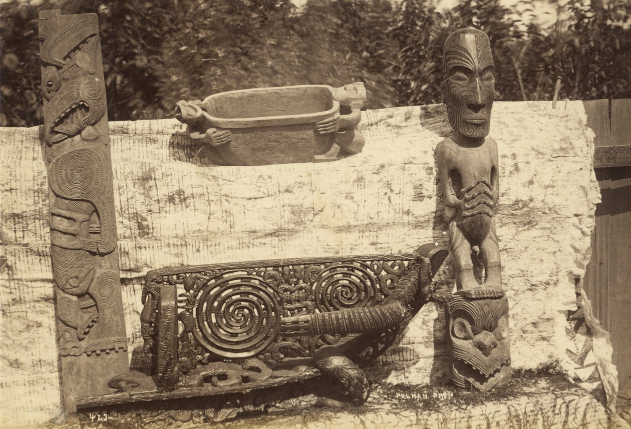 Gjenstander, ca. 1885 (albumintrykk) av Pulman Studio
